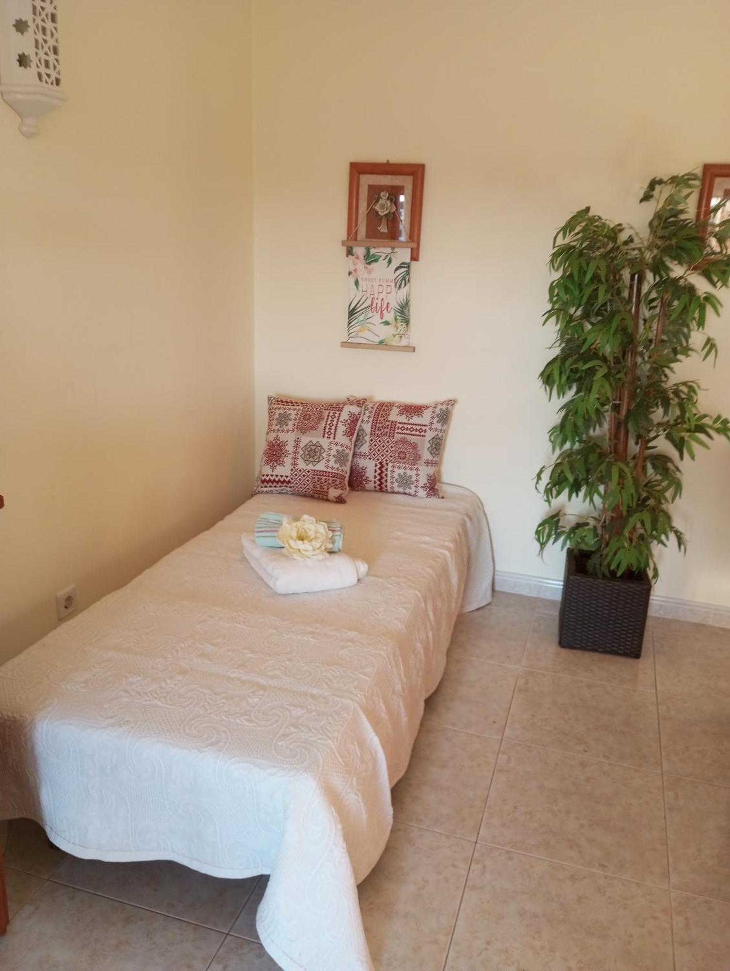 אלבור Cozy Sunny Apartment Wi-Fi & Ac מראה חיצוני תמונה